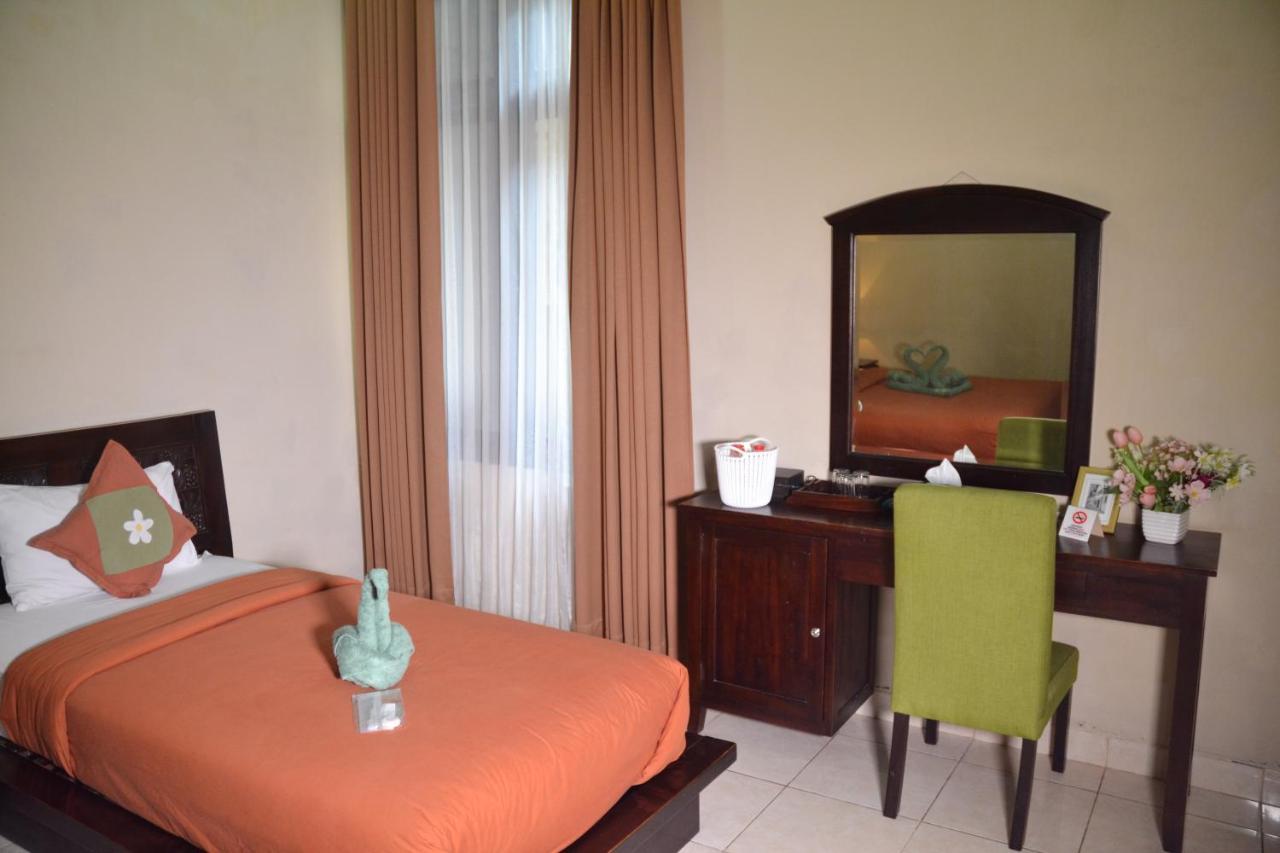 Roemah Canting Homestay Джокьякарта Экстерьер фото