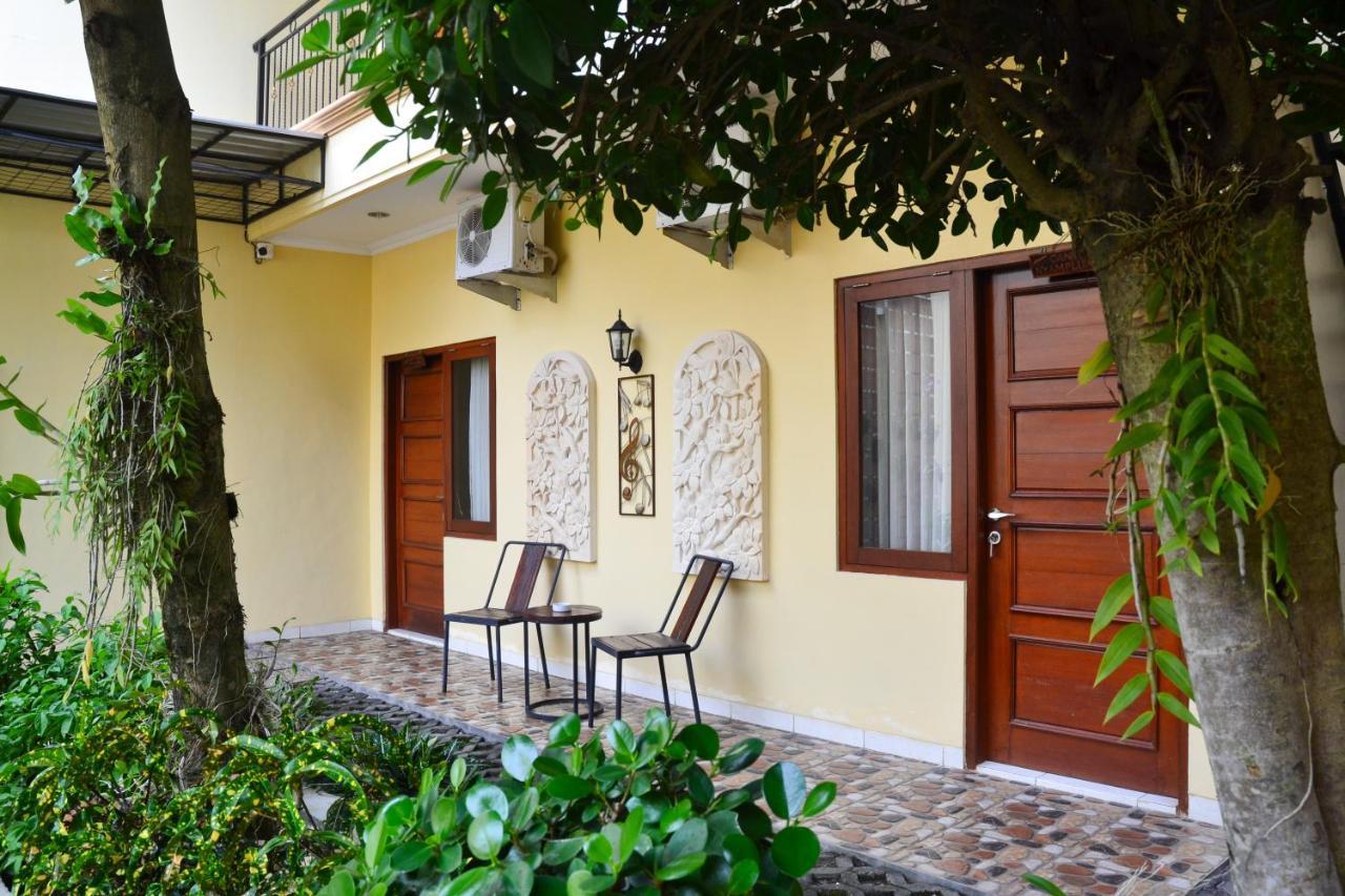 Roemah Canting Homestay Джокьякарта Экстерьер фото